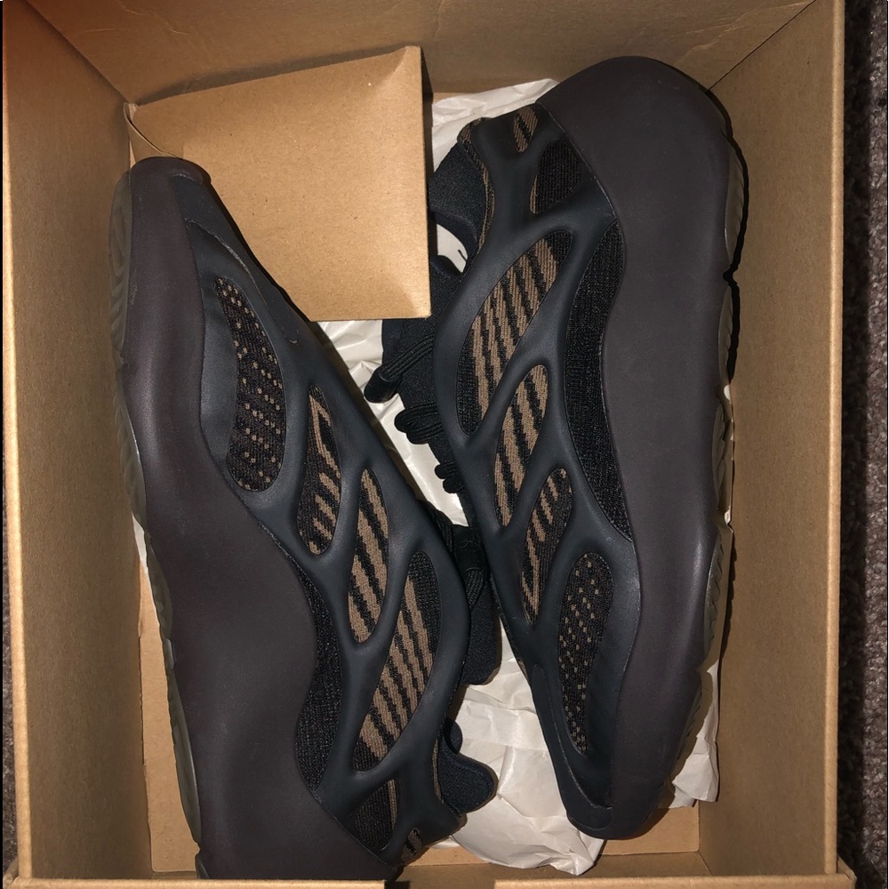 YEEZY 700s